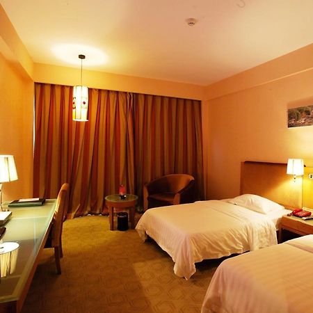 Jinyuan Hotel Wuzhou Buitenkant foto