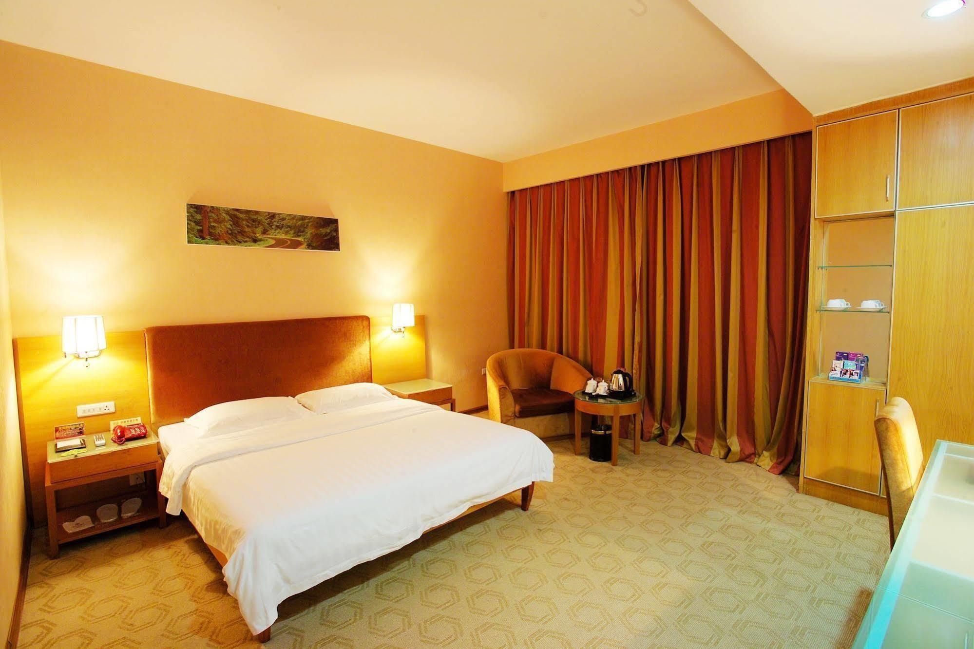 Jinyuan Hotel Wuzhou Buitenkant foto